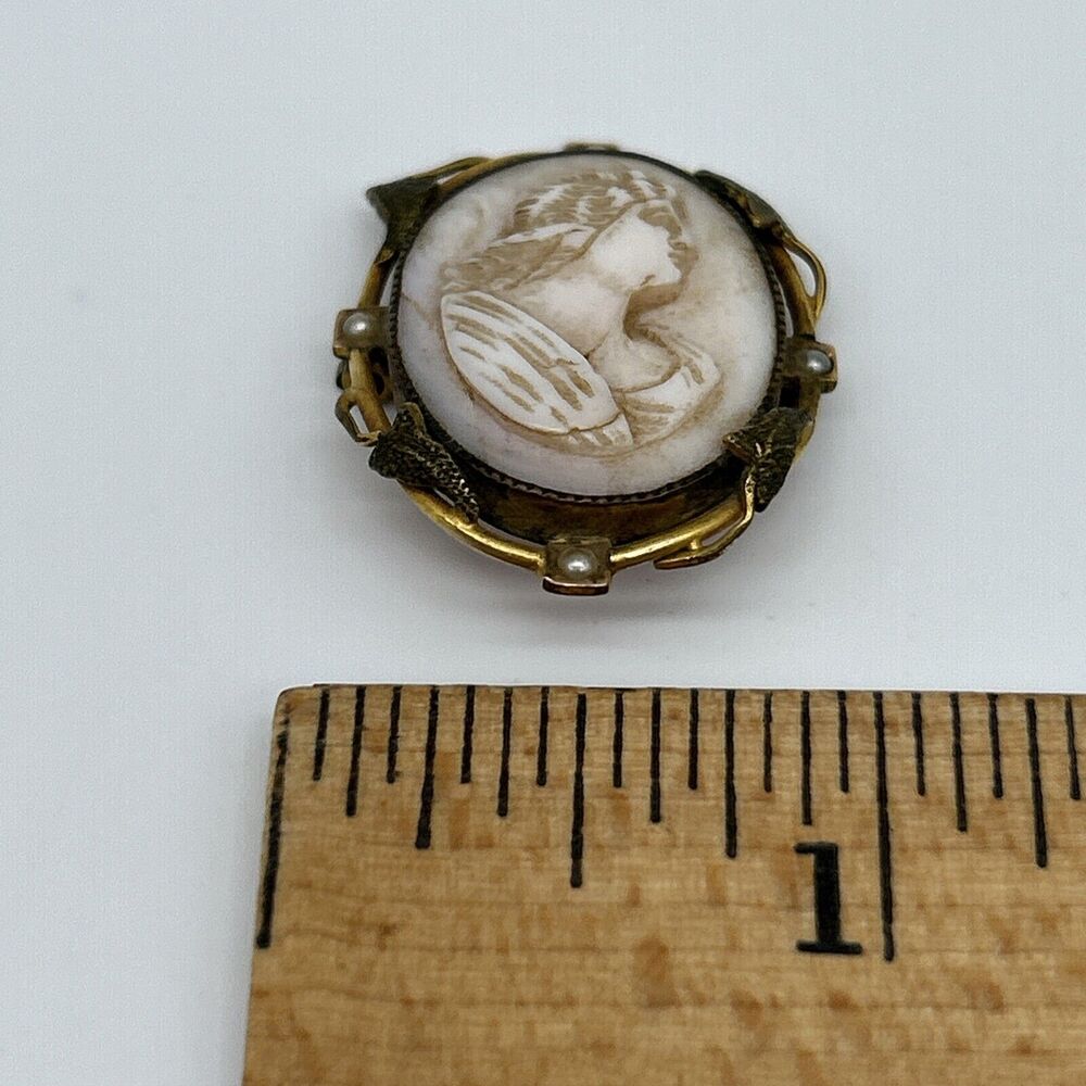 Antique GLP Carved Shell Cameo Brooch Pin Gold Tone Leaf Detail Faux Pearls - Picture 8 of 13